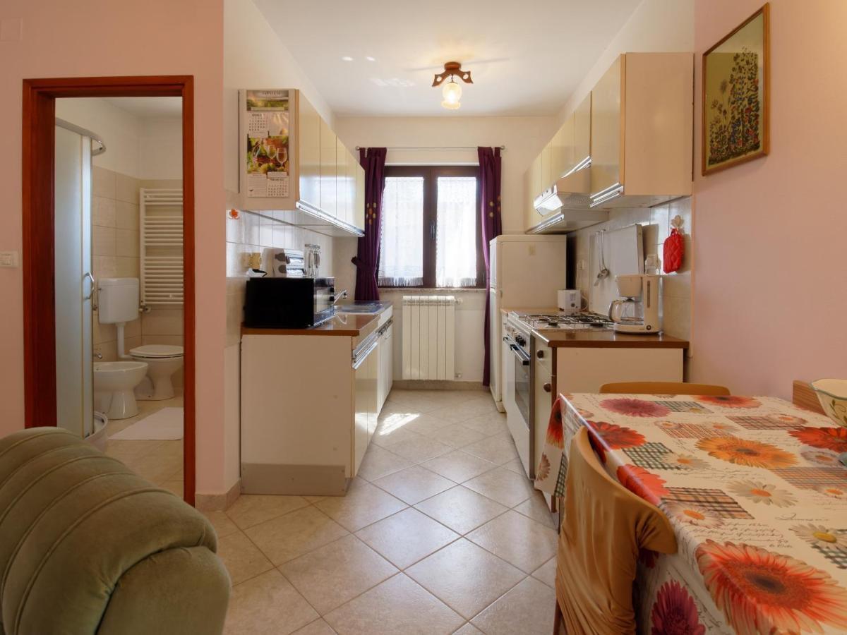 Apartment Laganis Plovanija Exteriör bild